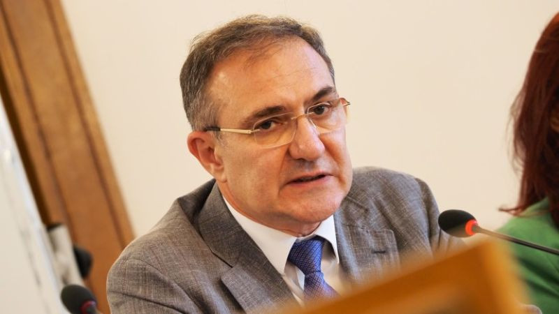 Борислав Гуцанов уверява: Няма да се вдигат данъци и осигуровки